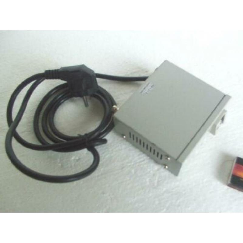 Kastje met coaxial power supply, 230V, iets voor hobbyist