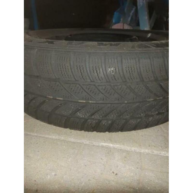 Tekoop Suzuki winterbanden 195/65r15