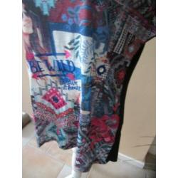 M&S -nieuw- zwart shirt met voorop mooie print maat M