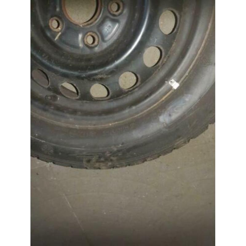 Tekoop Suzuki winterbanden 195/65r15