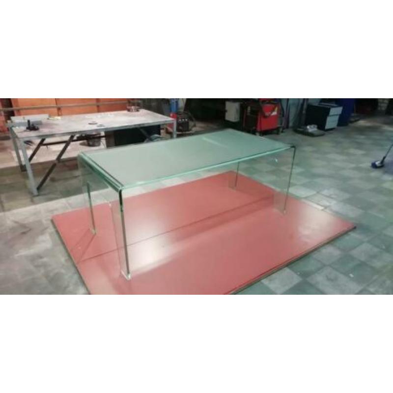Zware glazen tafel uit 1 stuk