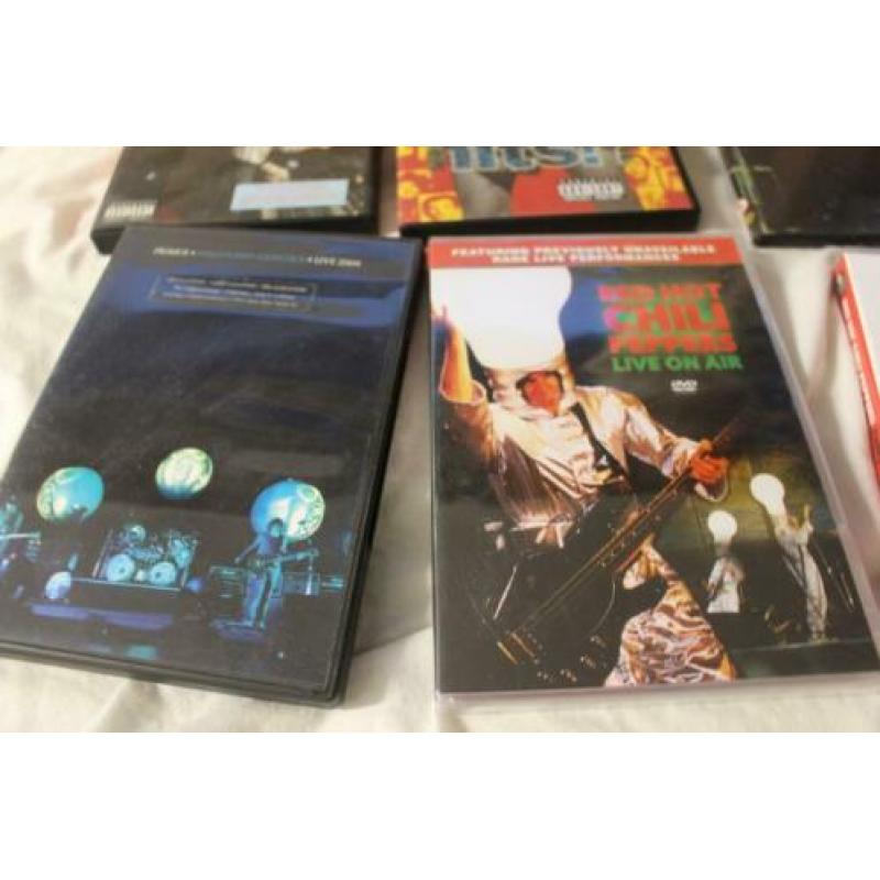 8 Muziek DVD's RED HOT CHILLI PEPPERS PRIMUS AIC GREEN DAY