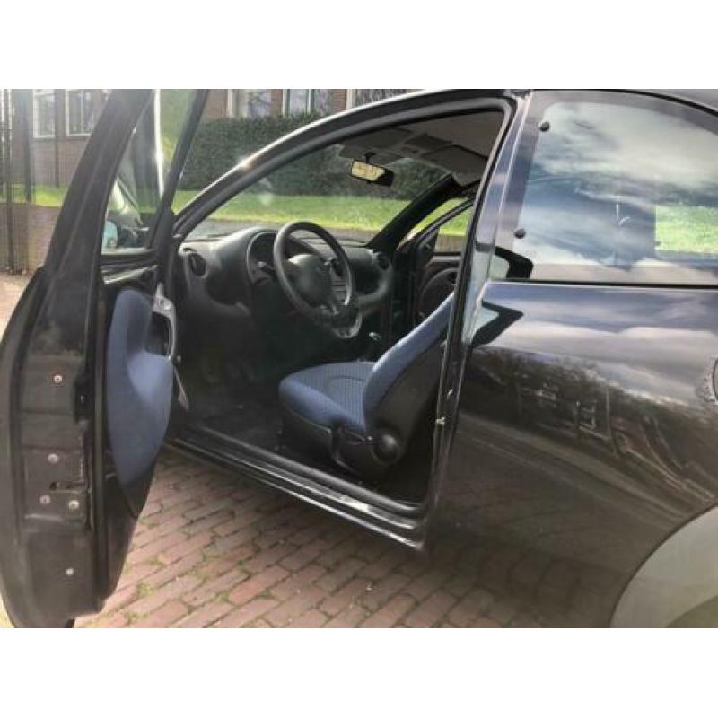 Ford KA 1.3 I NET NIEUWE APK |44KW 2004 Zwart
