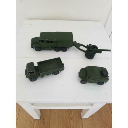 4 Dinky Toys Artillery  nr 689 +693 +nr 688 en 623