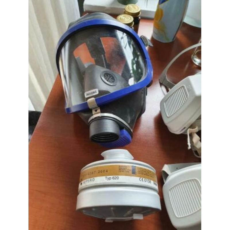 Stofmaskers en volgelaatsmaskers te koop