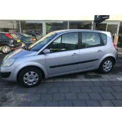 Renault Scénic 1.6-16V Privilège Comfort