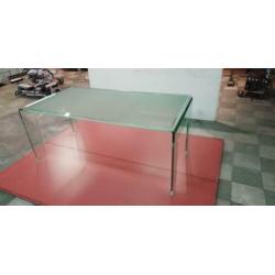 Zware glazen tafel uit 1 stuk