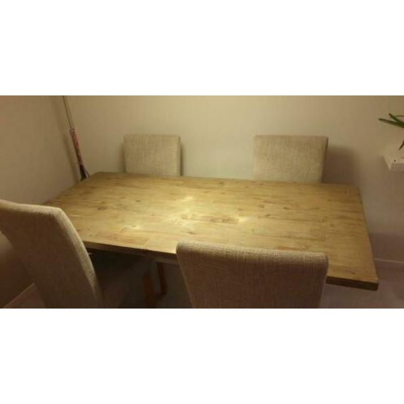 Eettafel met 4 stoelen