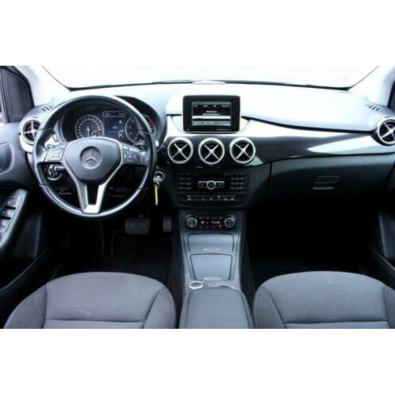 Mercedes-Benz B-Klasse B180 Ambition AUT NAVI BLUETH CRUISE