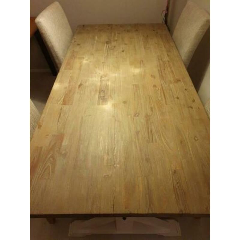 Eettafel met 4 stoelen