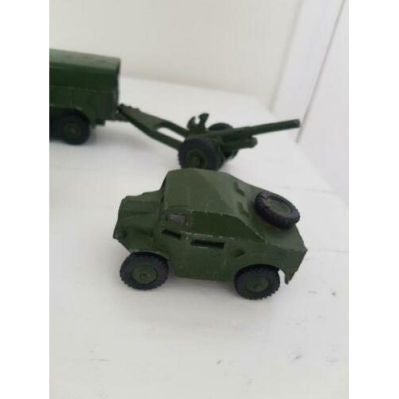 4 Dinky Toys Artillery  nr 689 +693 +nr 688 en 623