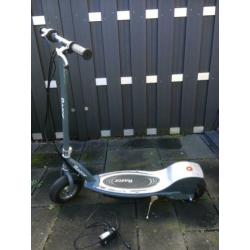 Razor E300S Elektrische step met zadel