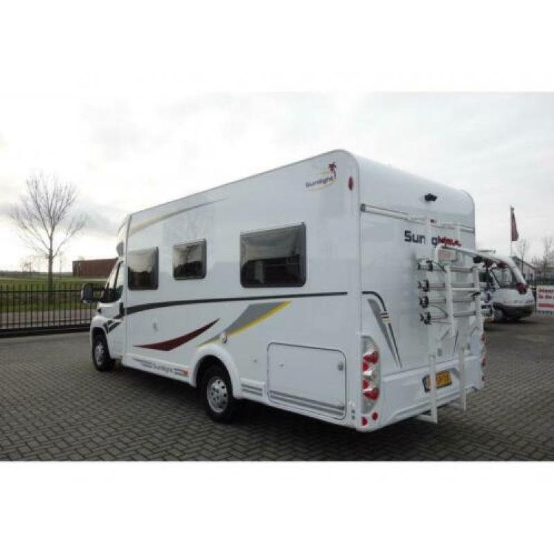 Fiat Sunlight T64 Automaat/vastbed/hefbed/Airco/2013/150pk