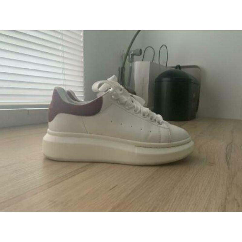 Alexander McQueen sneakers oversized rood maat 37