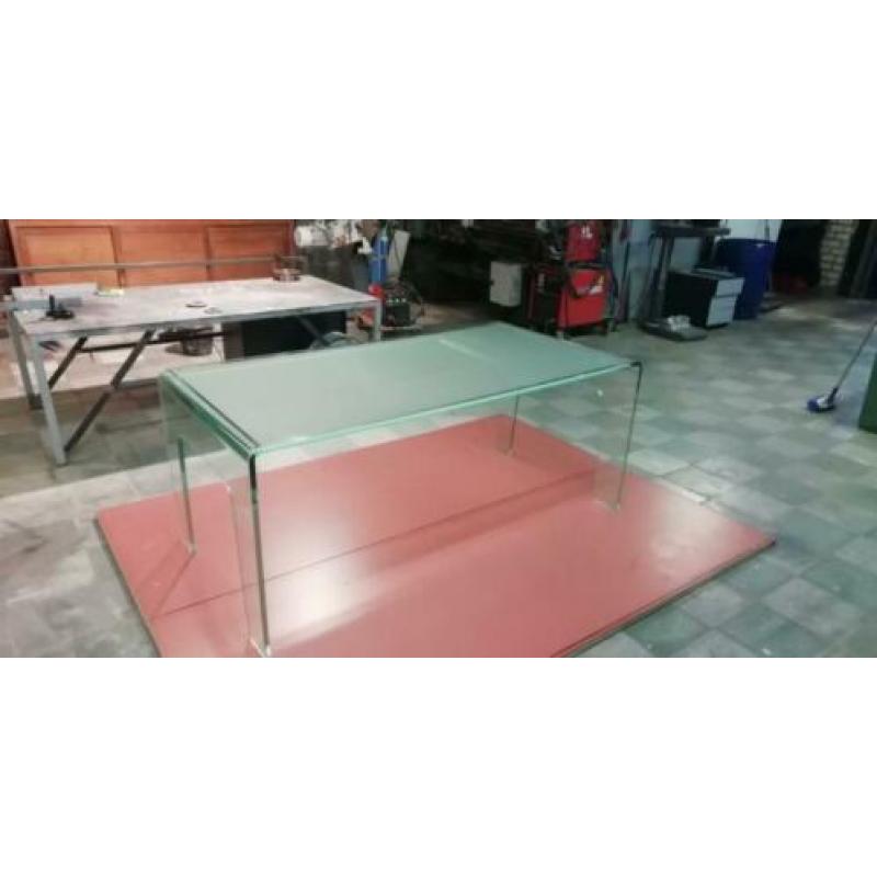 Zware glazen tafel uit 1 stuk