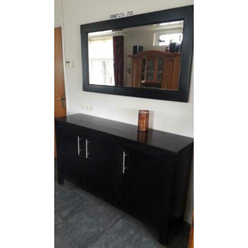 Dressoir met spiegel