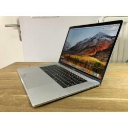 Macbook Pro 15'' Touchbar 2.7Ghz i7, 16GB, 512GB 2016 / 2017