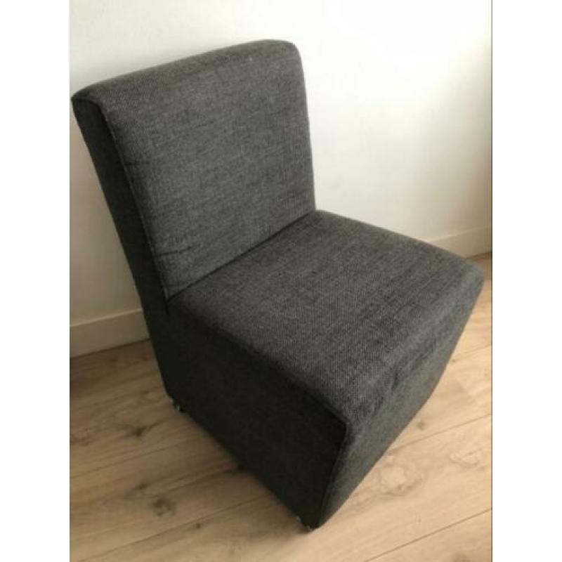 Eettafelbank met drie stoelen