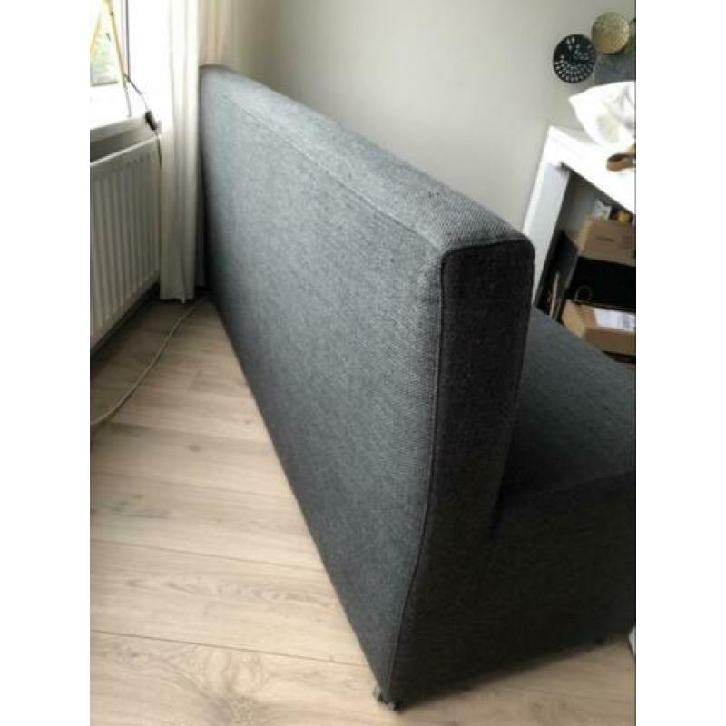 Eettafelbank met drie stoelen
