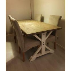 Eettafel met 4 stoelen