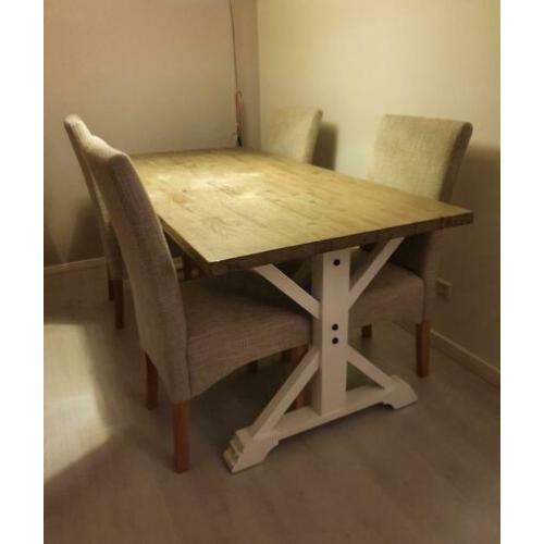 Eettafel met 4 stoelen