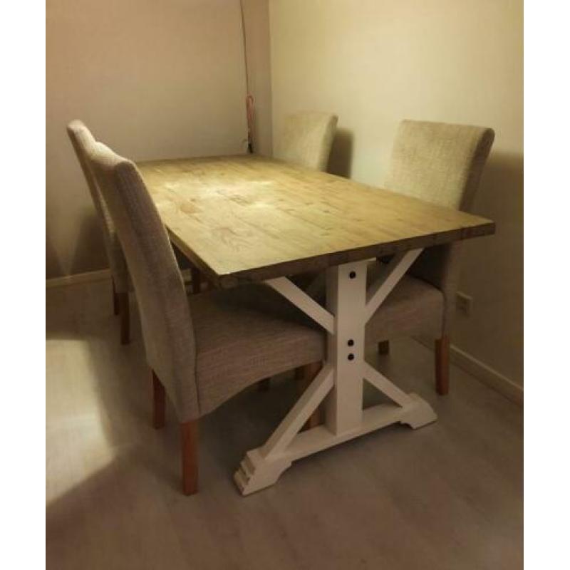 Eettafel met 4 stoelen