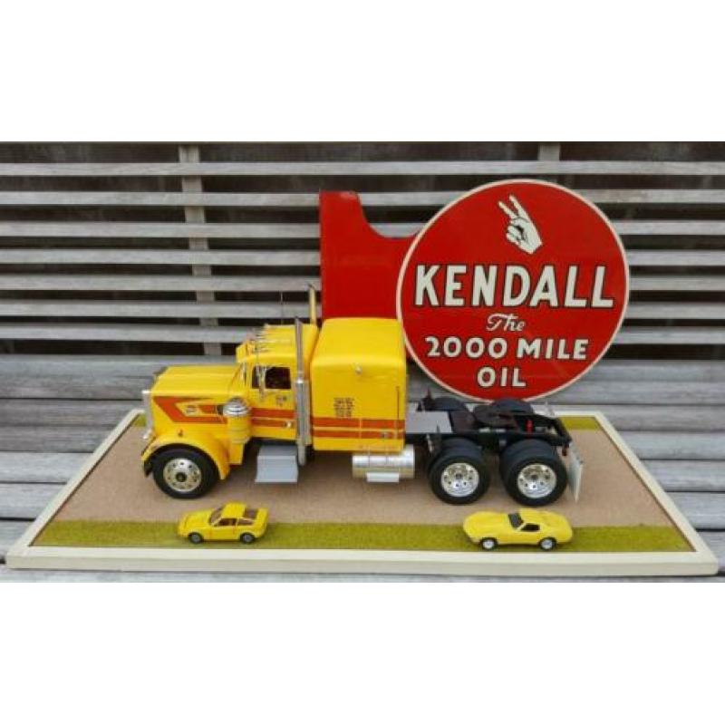 Peterbilt 359 schaal 1/16 van revell