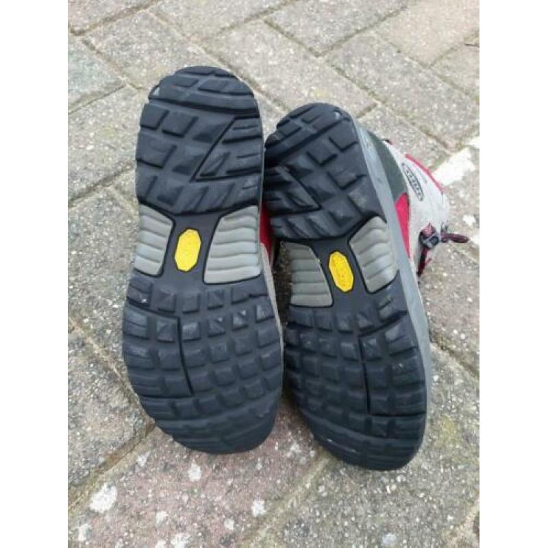 Lowa bergschoenen maat 37