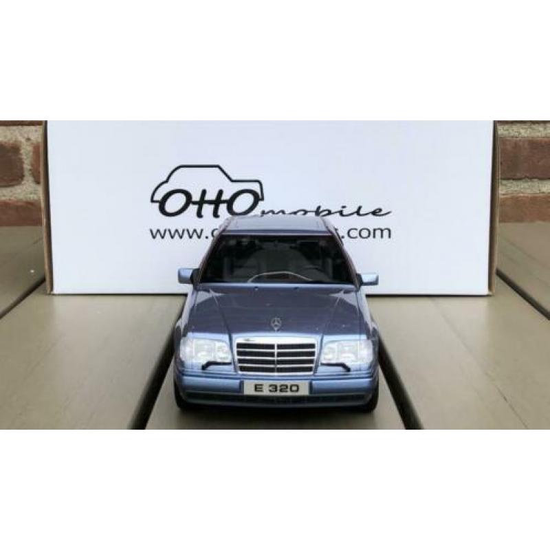 Otto Mercedes Benz E 320 C 124W 124 COUPE PEARLB BLUE OT8
