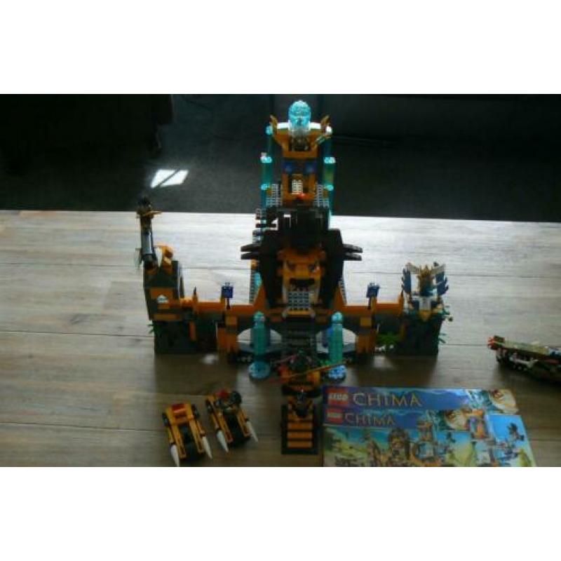 Te koop: Lego Chima Lion Chi Temple 70010 met boekjes