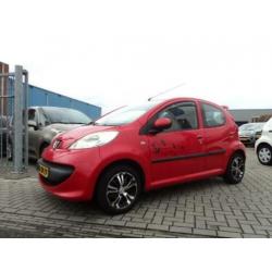 Peugeot 107 1.0 12v 68pk 5deurs sport stuurbekrachtiging