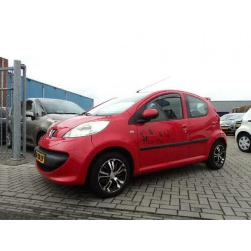 Peugeot 107 1.0 12v 68pk 5deurs sport stuurbekrachtiging