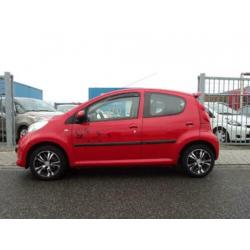 Peugeot 107 1.0 12v 68pk 5deurs sport stuurbekrachtiging