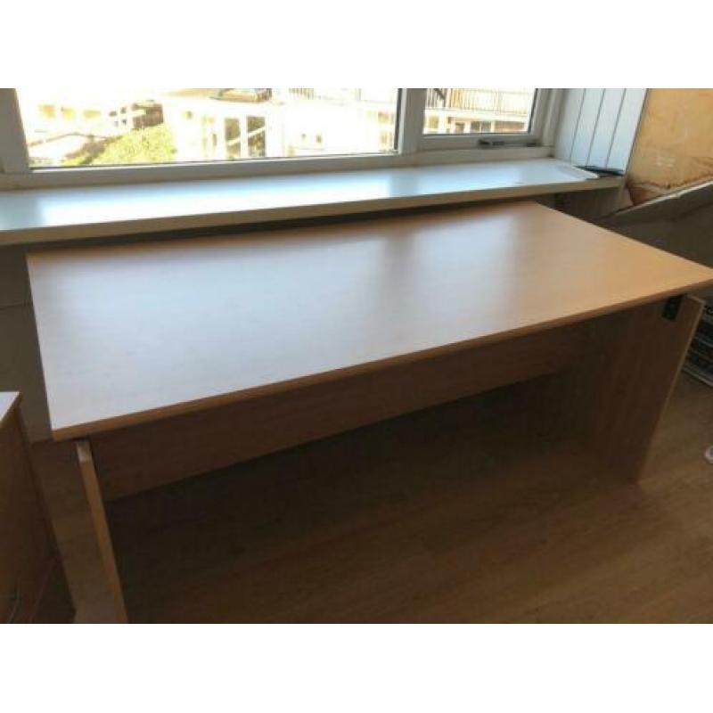 Bureau in nette staat €20