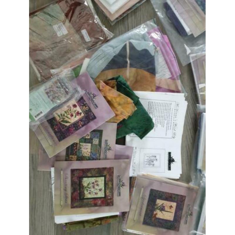 Quilt met stoffen. A wildflower collection