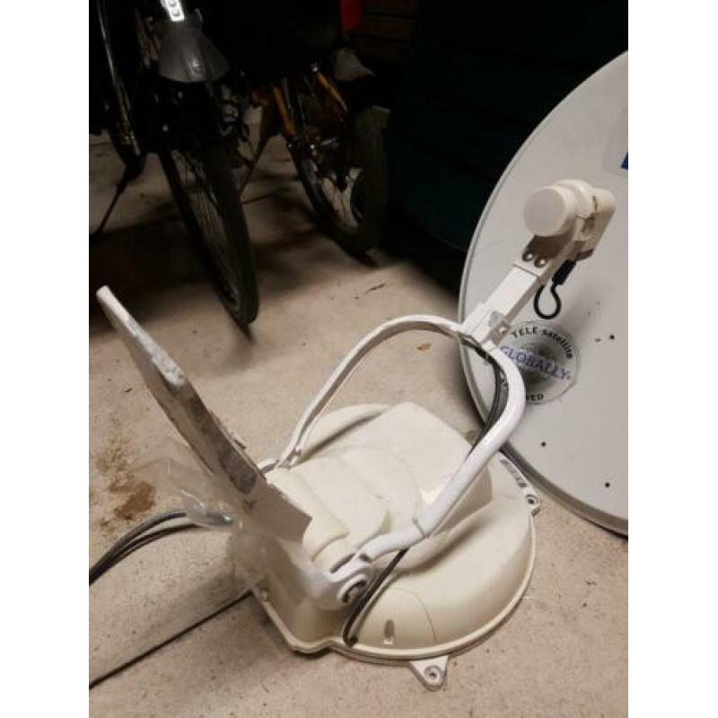 Complete schotelset/schotelantenne dak camper 2008