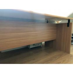Bureau in nette staat €20