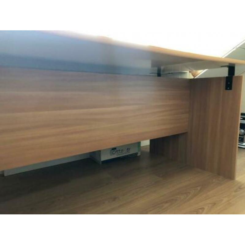 Bureau in nette staat €20