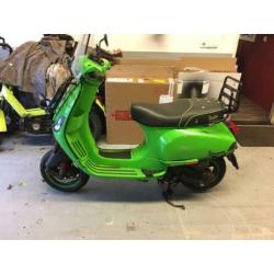 Vespa s 2011 4takt snor schade opknapper groen lx piaggio