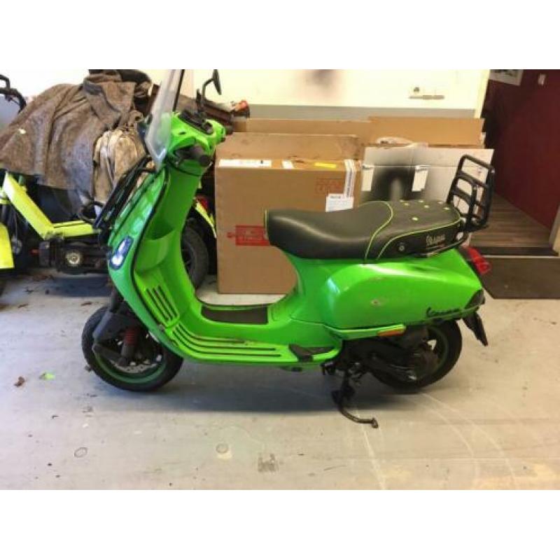 Vespa s 2011 4takt snor schade opknapper groen lx piaggio