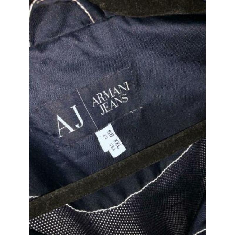 Armani jeans tussen jas