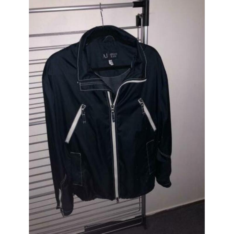 Armani jeans tussen jas