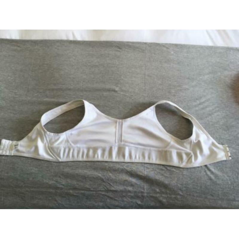 Queentex, Witte sport BH, maat 85C,