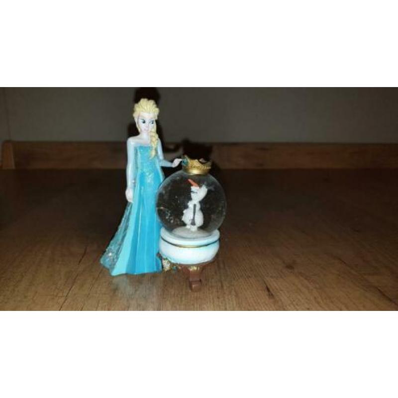Disney Frozen en Belle en het beest snowglobes / beeldjes.