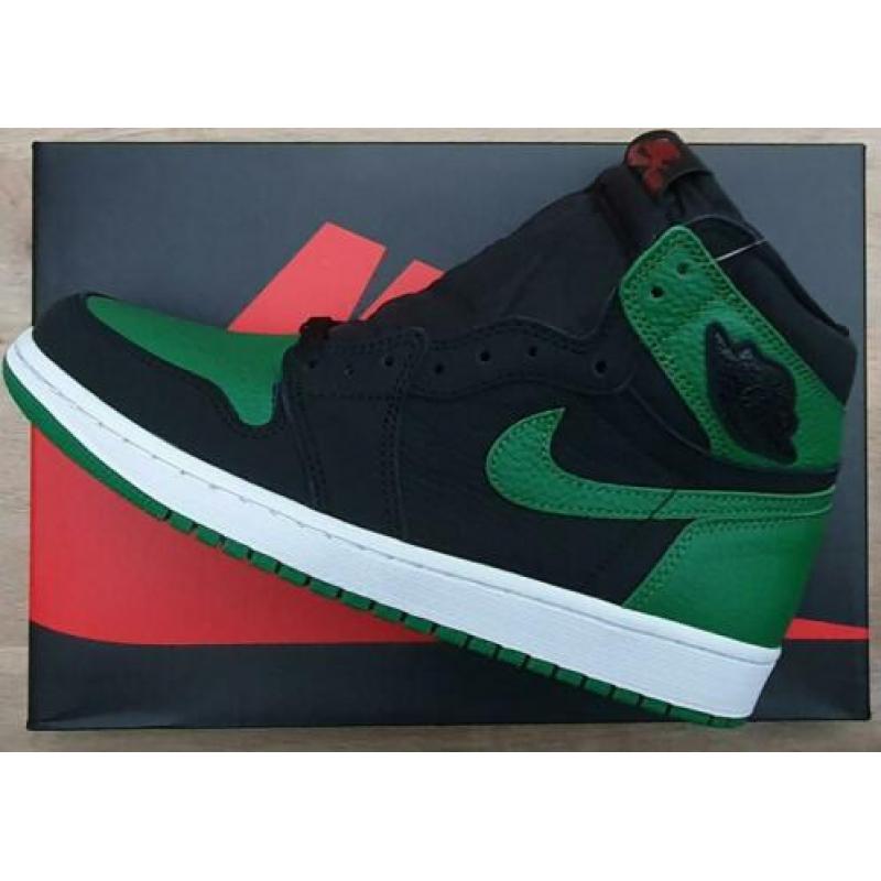 Jordan 1 pine green.