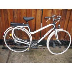 Vintage jaren 60/70 damesfiets met byzonder frame Opknapper!