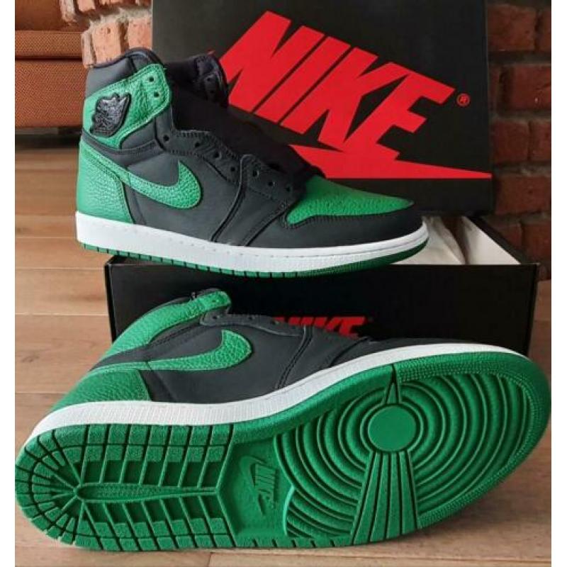Jordan 1 pine green.