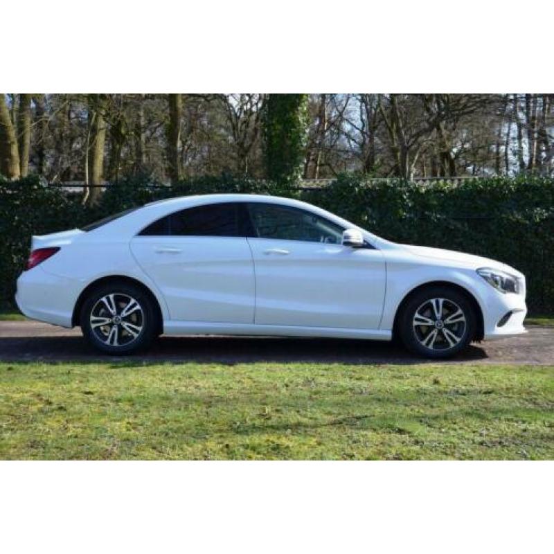 Mercedes-Benz CLA-klasse 180 Ambition Led/Navi/Pdc/Airco/Hal