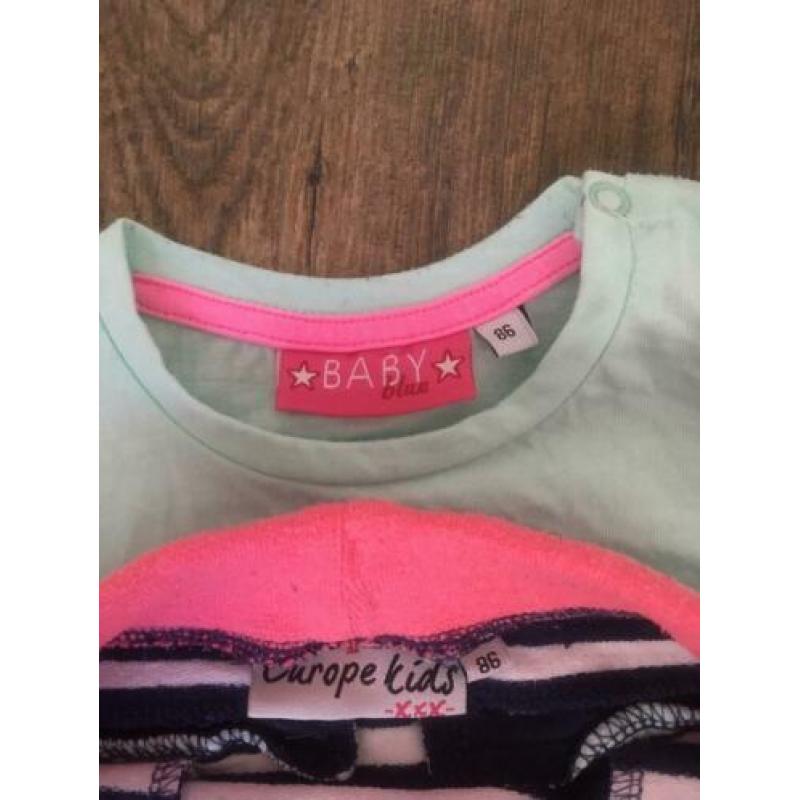 2 setjes zomerkleding in maat 86