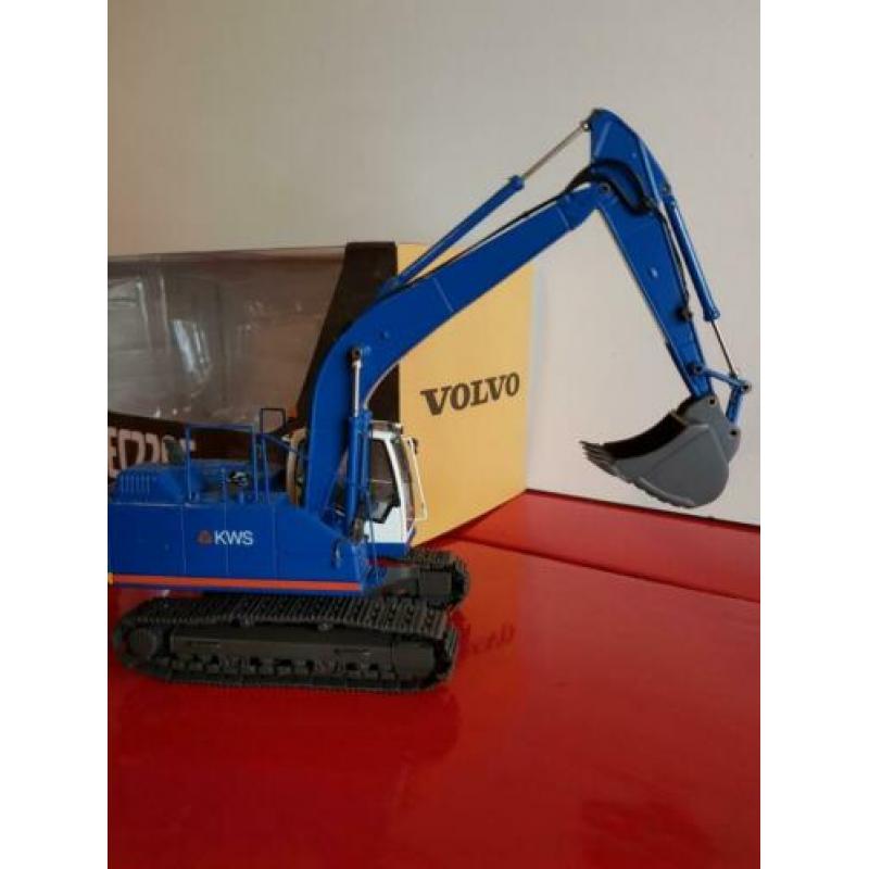 Volvo EC 220E